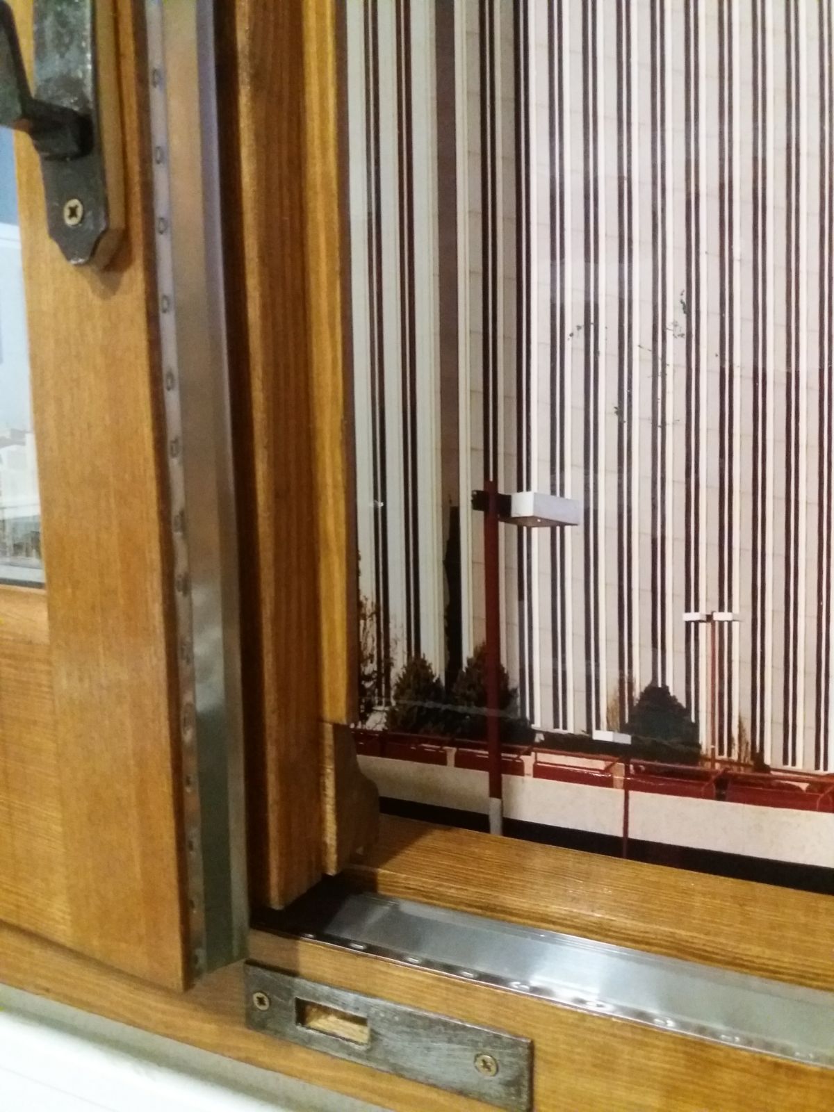 Ventana de Madera con Burlete