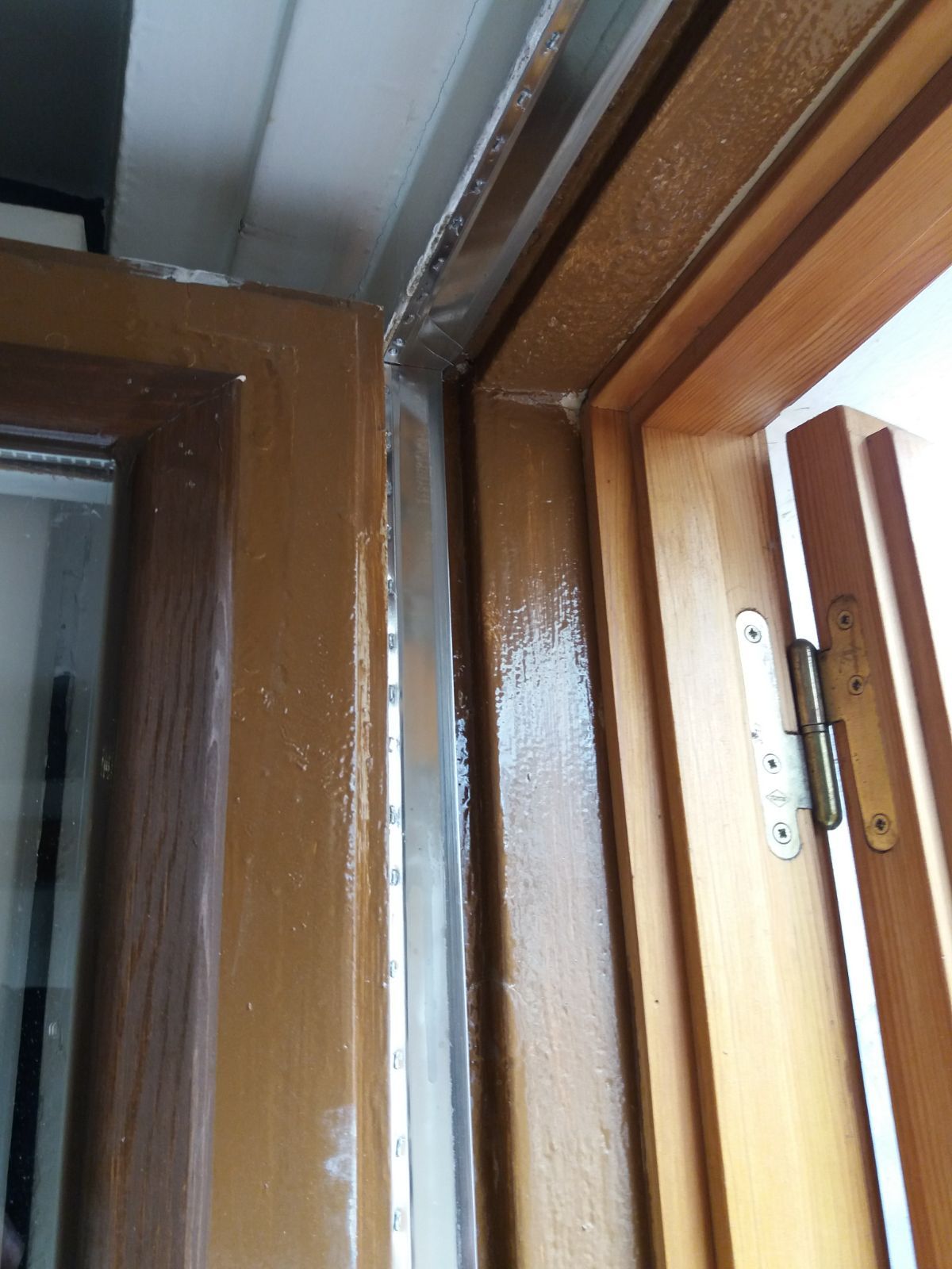 Burlete Flexible en ventana de madera
